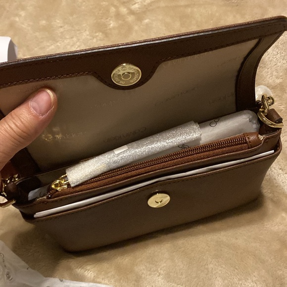 Calvin Klein Hayden Crossbody bag - Picture 4 of 6